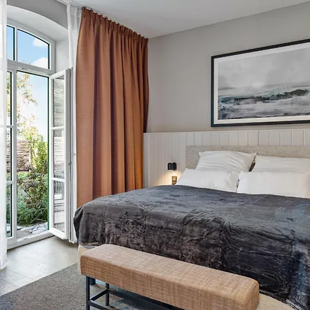 Alte Schule Kating Apartment